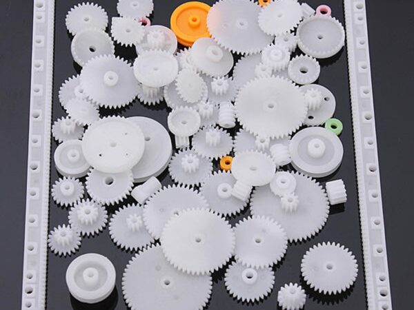 75 Assorted Plastic Gears DIY